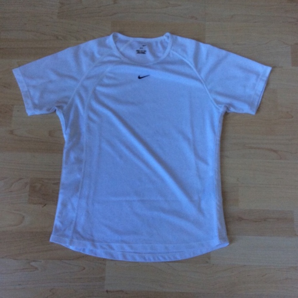 White nike tshirt